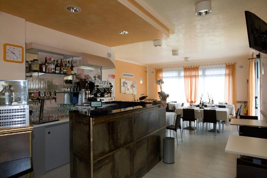Hotel Ristorante Klaus 波尔图托尔 外观 照片